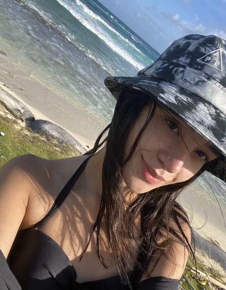 carolcor21 pretty actress img