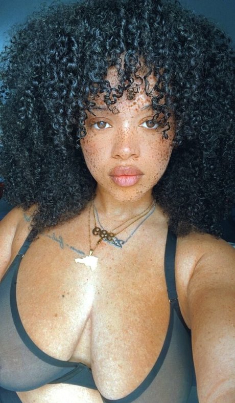 Tysorosey model pretty photo