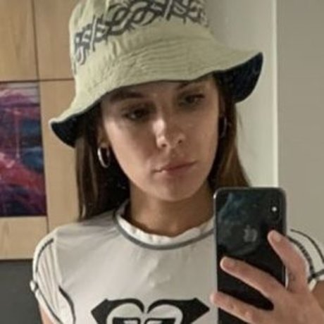 Caitlin Stasey naked model img