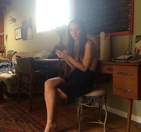 Caitlin Stasey star nudes img