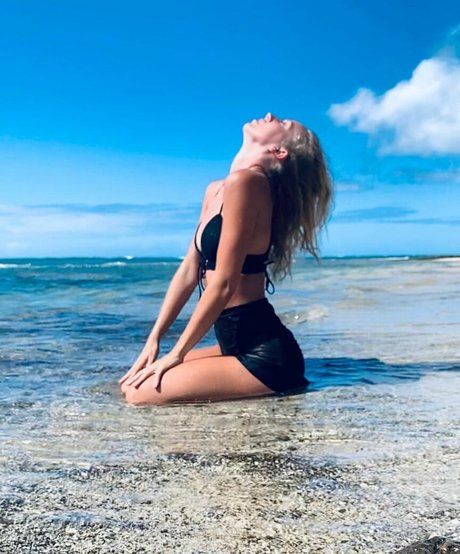 the jeneva model erotic img