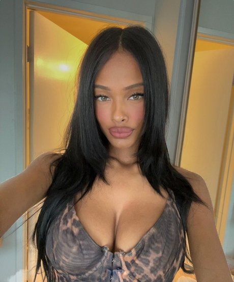 chubby wife onlyfans nudes img