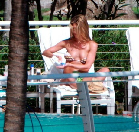 Jennifer Anniston high quality pornstar photo