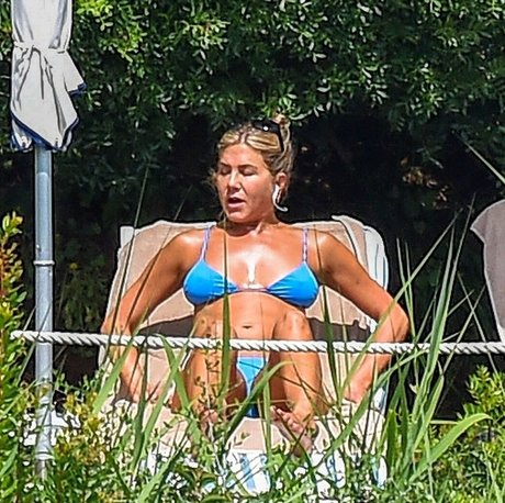 Jennifer Anniston model porn picture