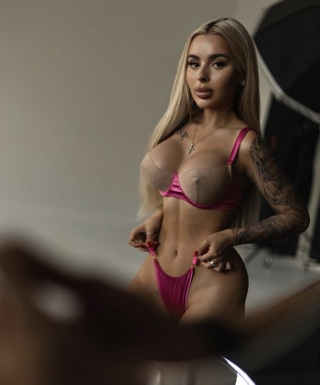 Vlada Capeloon star pretty pictures