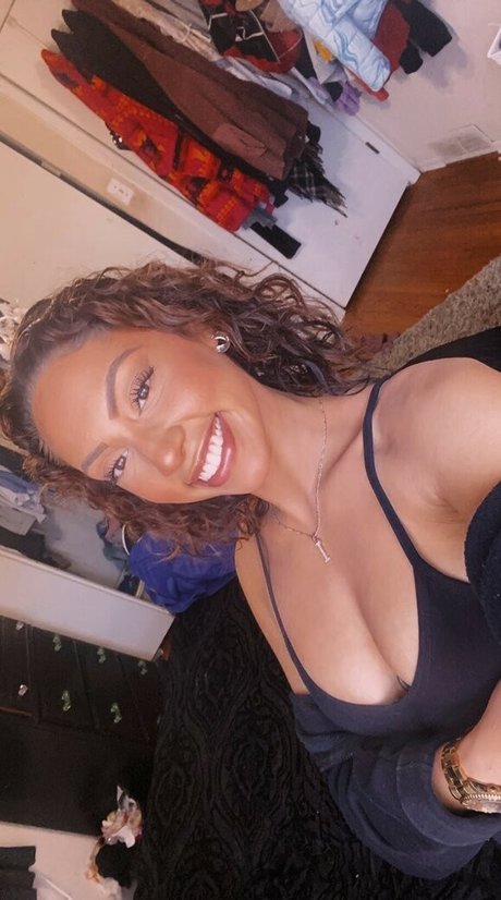 Izzy Clark high quality pornstar picture