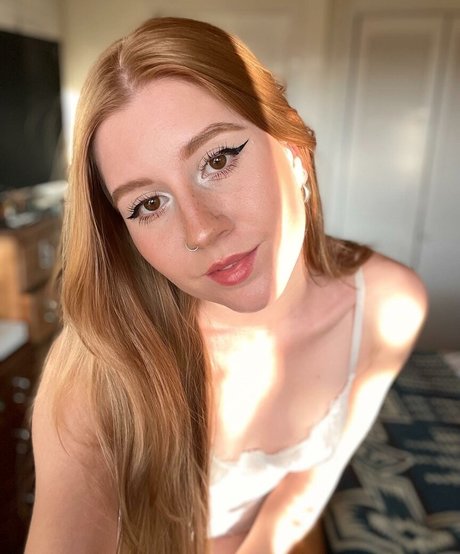 pearl celeste naked model galleries