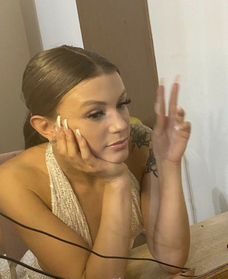 annalovesbanana erotic star gallery