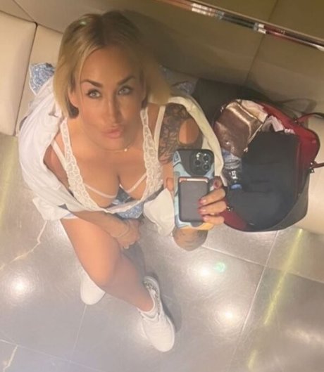 Sarah Connor pornstar adult pictures