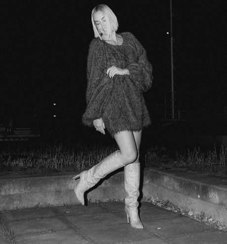 Sarah Connor hot star photo