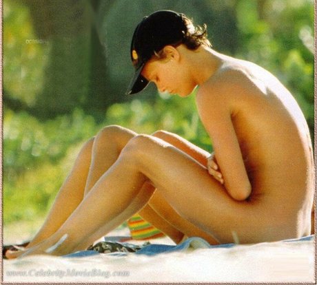 Vanessa Paradis porn actress image