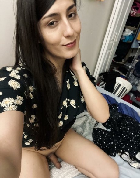 ellaisakittycat star sexy image