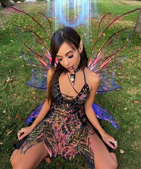 ThatFairyBitch model hot galleries