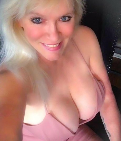 Sandie Lee porn model images