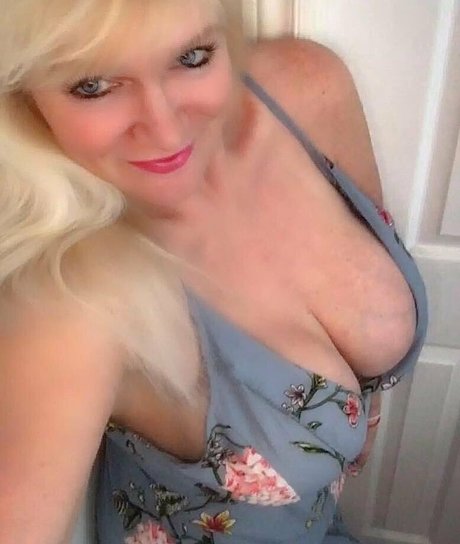 Sandie Lee nice actress pics