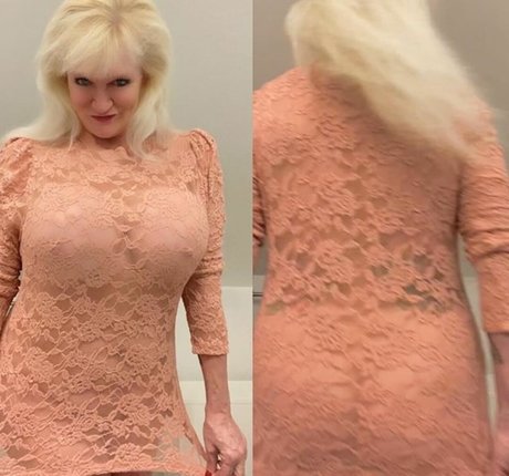 Sandie Lee sexy actress gallery