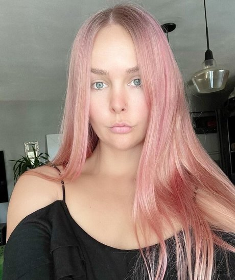 Athena Lundberg model art archive