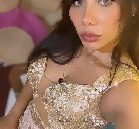 Aphrodite Pimenta sexy star images