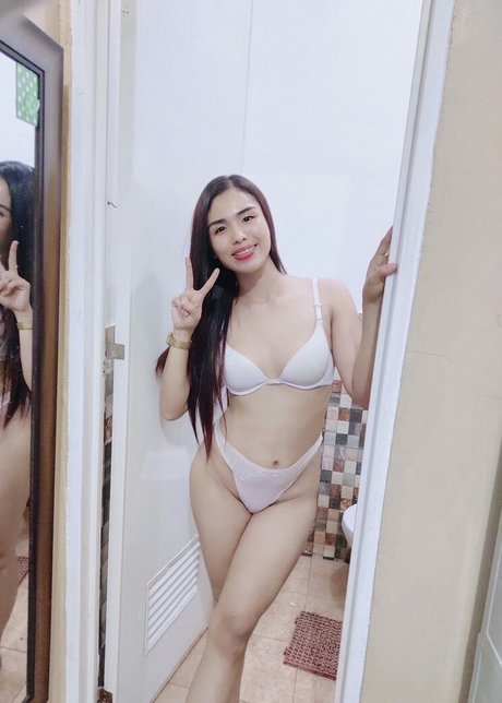 Moniica Hija top star image