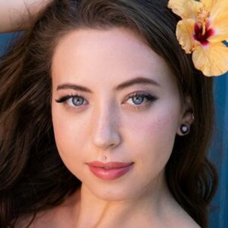 Lauryn Wolfe high quality actress pictures