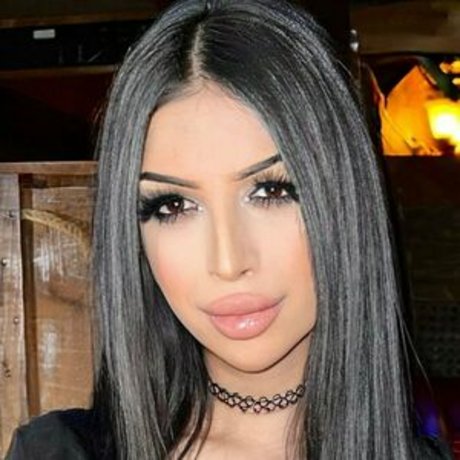 TS Arianna adult model gallery