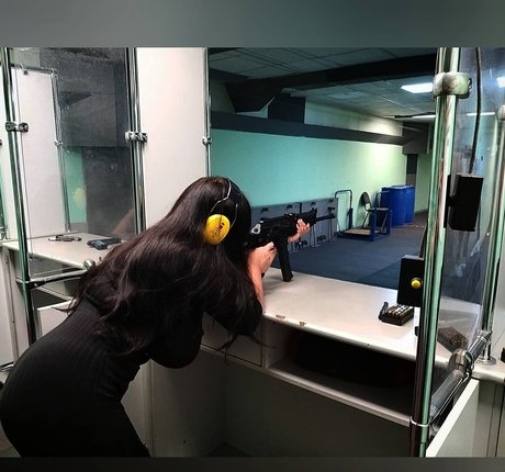 Lenochka art pornstar pic