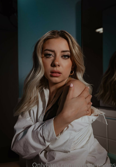 Whisper Evans star sexy gallery