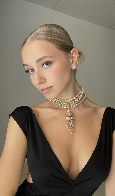 Marta Istomina sexy pornstar image