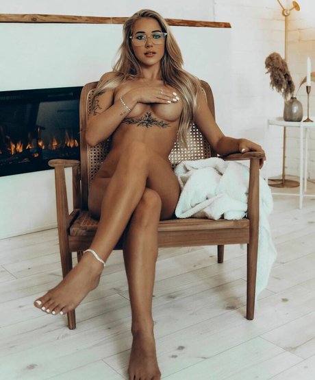 LysbethB nudes star photo