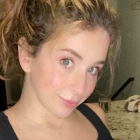 Ahlyssieeee pornographic model galleries