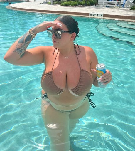 Savannah Brooke hd actress pic