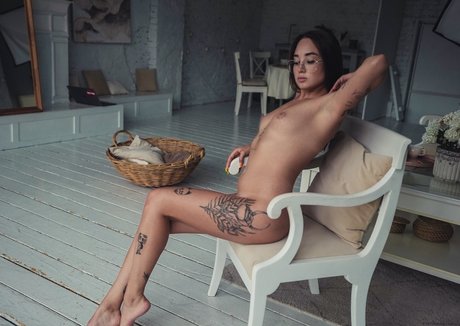 Pretty Mary beautiful model image