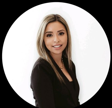 Iris In The Kitchen hot actress picture