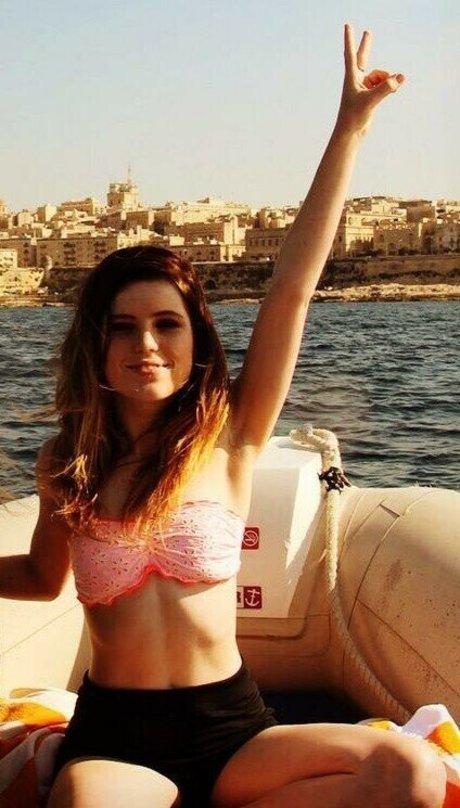 Sydney Sierota erotic pornstar picture