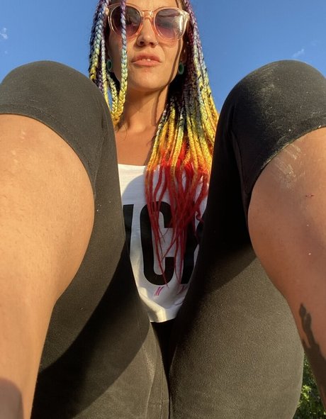 Medu5a model sexy img