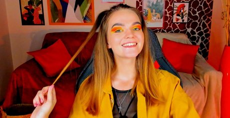 Lindawoodsy model top pictures