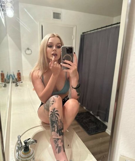 Hawaii Hailey hd actress photos