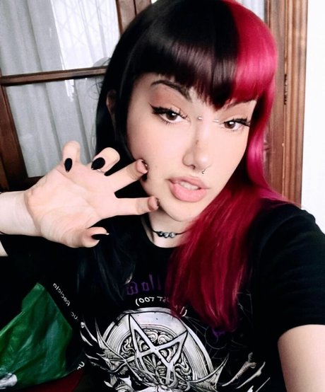 Draculonaa pornstar picture