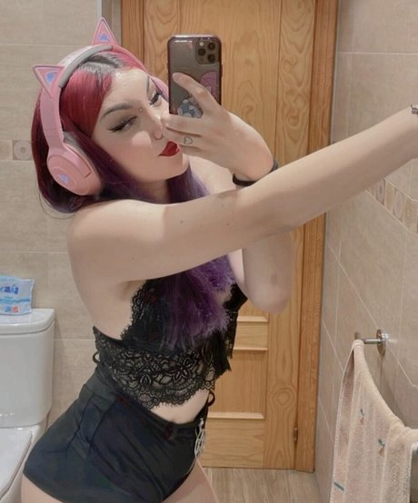 Draculonaa nice model image