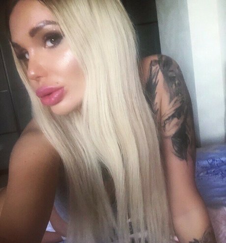 Dashaacash pornstar pretty pics