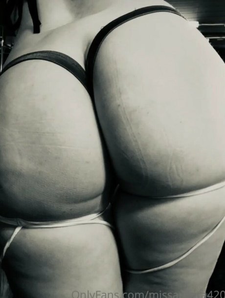 MissAurora420 star nudes photos