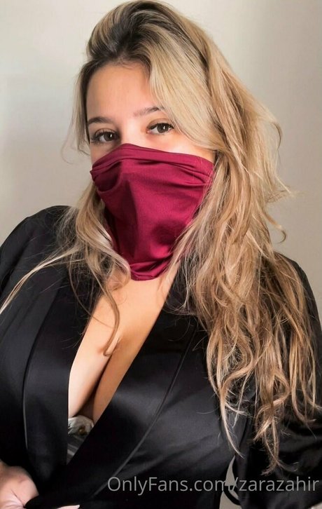 Zara Zahir nice actress pics