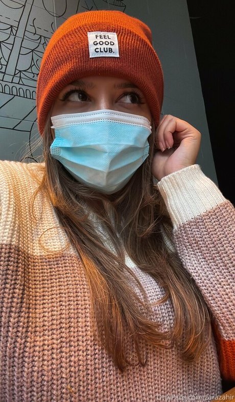 Zara Zahir beautiful star image