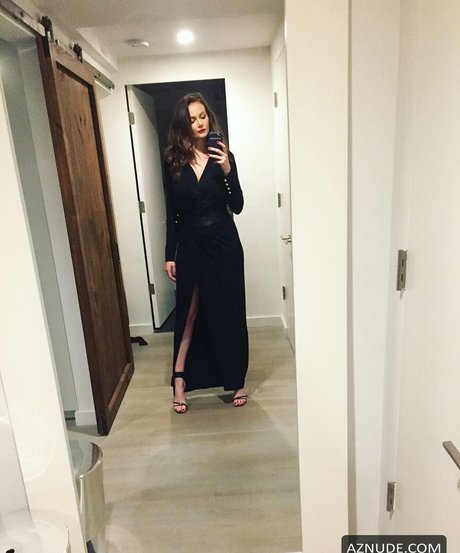 Andi Matichak pretty star photo