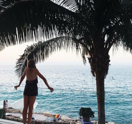 Annalisa Cochrane beautiful star photo