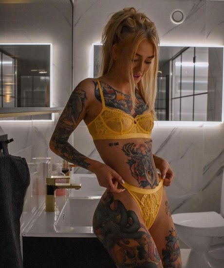 Aurajoutsenlampi nude actress pictures