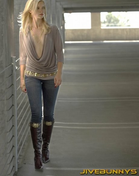 Amy Lysle Smart model naked archive