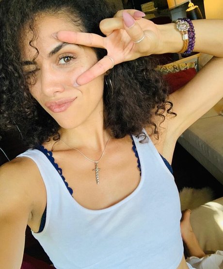 Andrea Sixtos model art photo