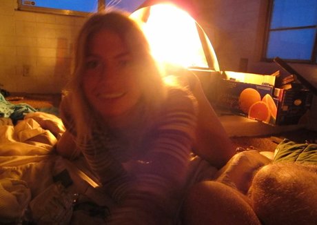 Annie McGinty star erotic image