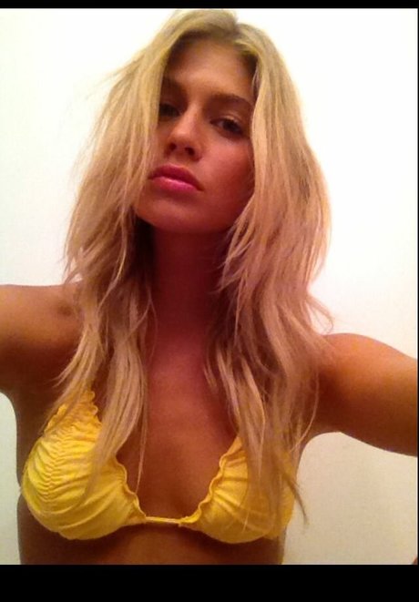 Annie McGinty xxx pornstar img